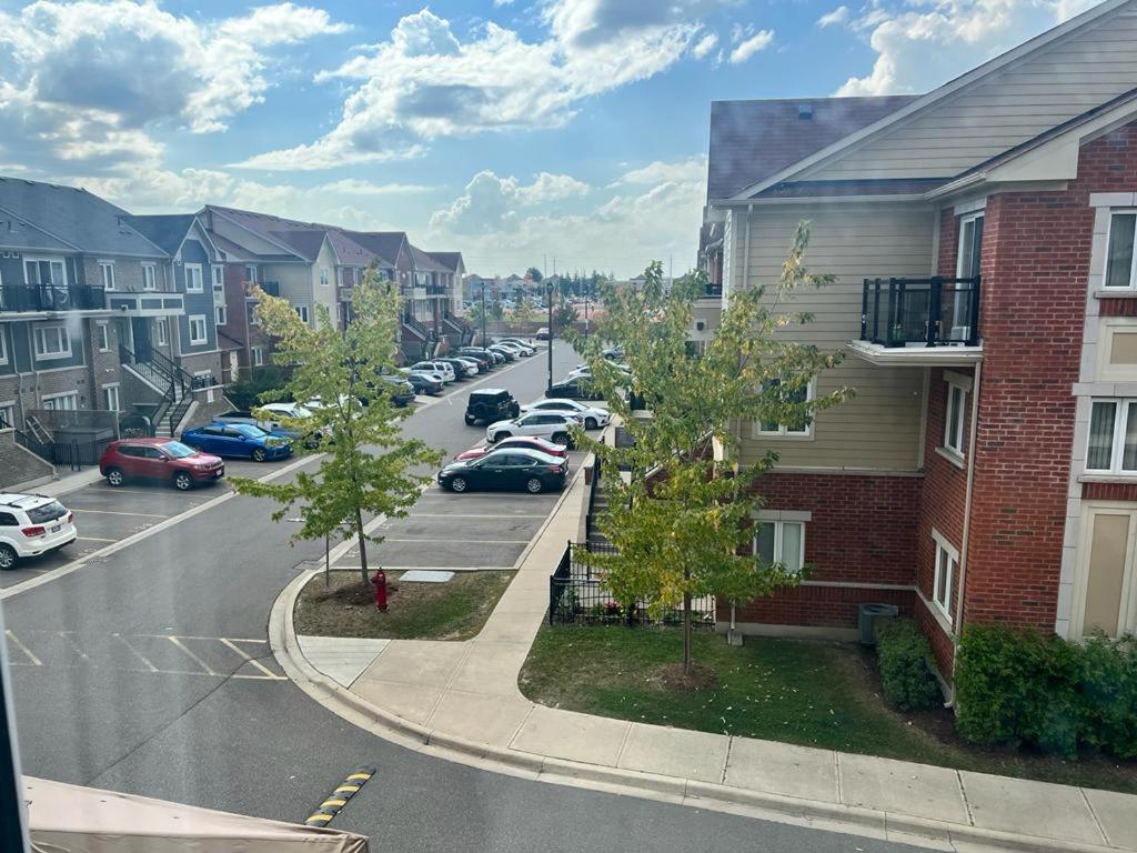 Private, Secure, Immaculate & Cozy Room Brampton Exterior foto
